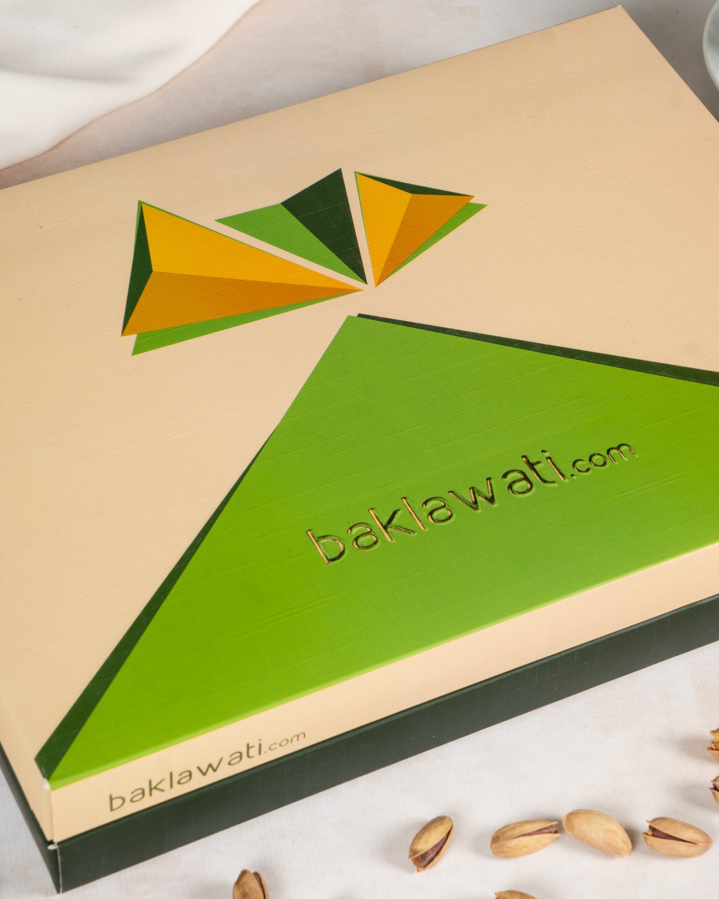 Antep Fıstıklı Kadayıflı Karışık Baklava Kutusu