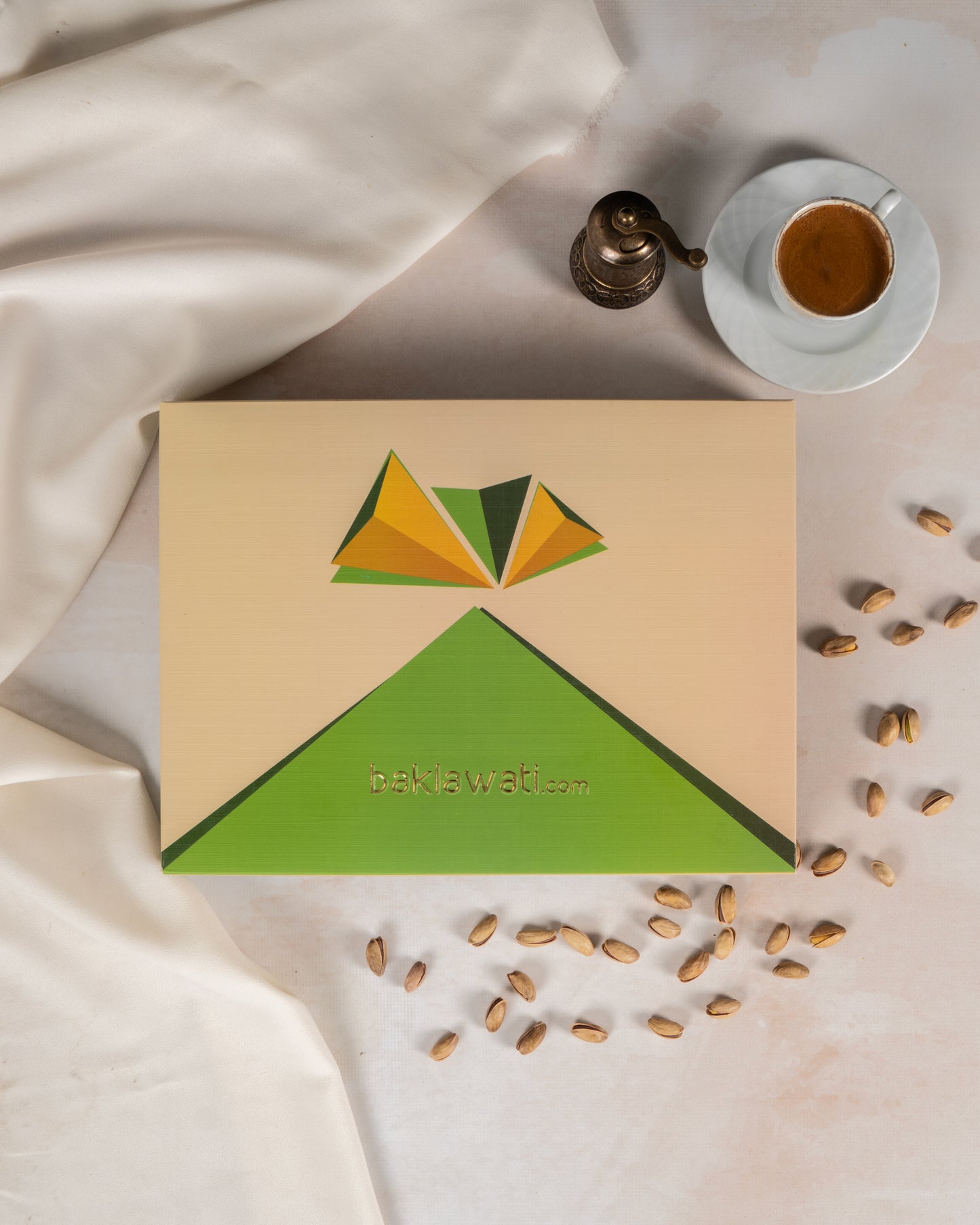 Antep Fıstıklı Kadayıflı Karışık Baklava Kutusu