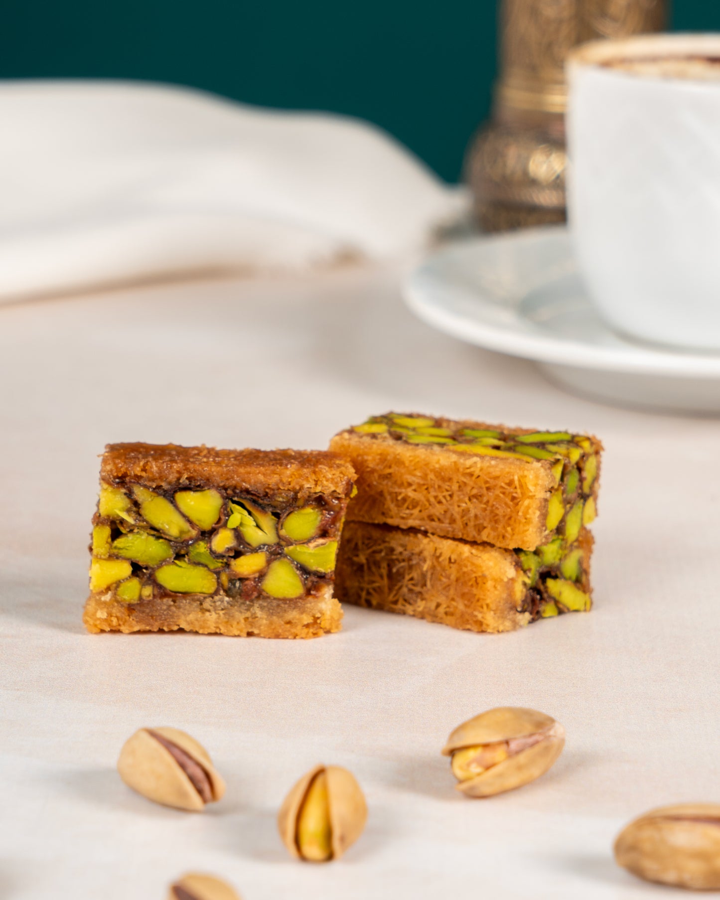 Antep Fıstıklı Kadayıflı Karışık Baklava Kutusu