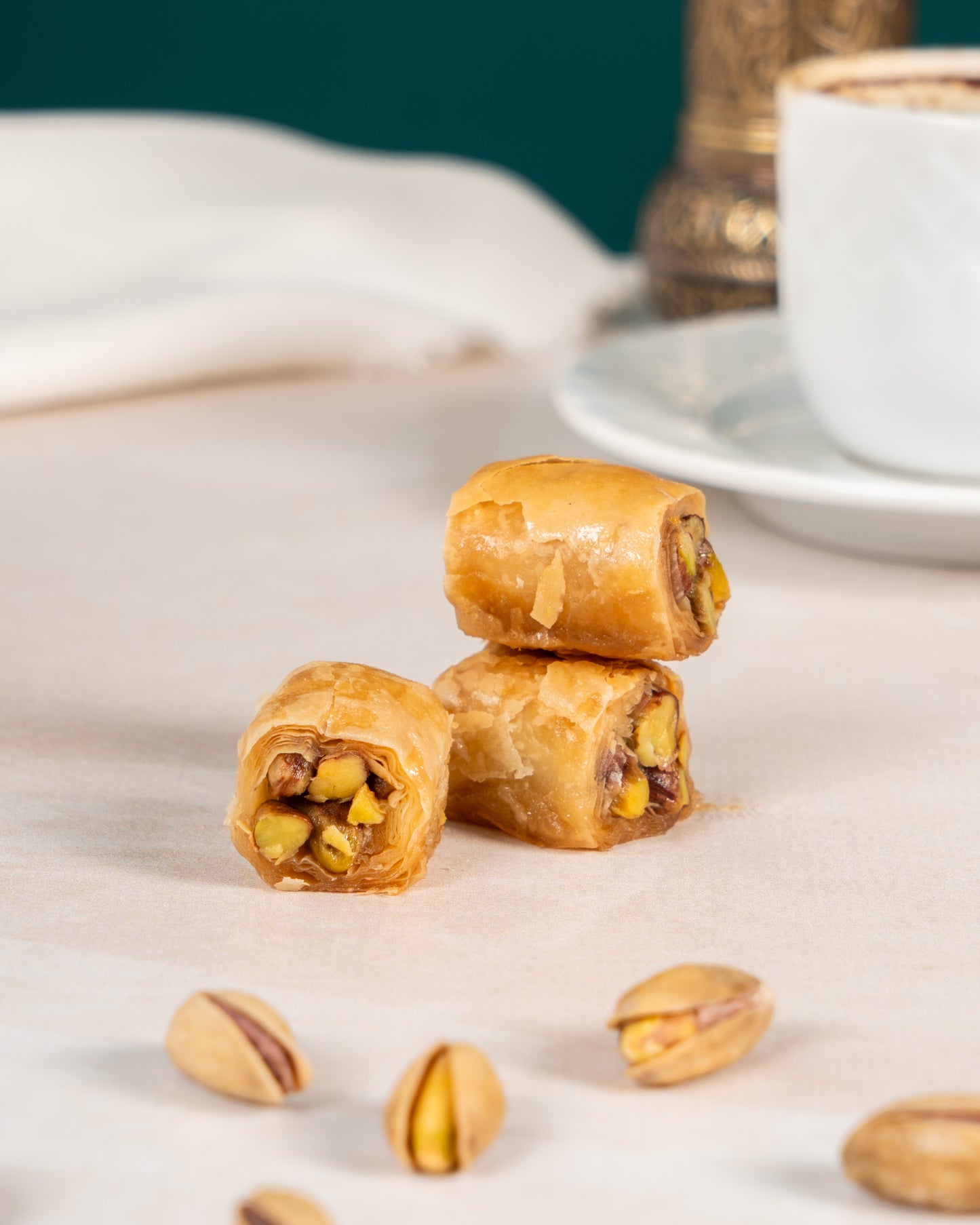 Antep Fıstıklı Kadayıflı Karışık Baklava Kutusu