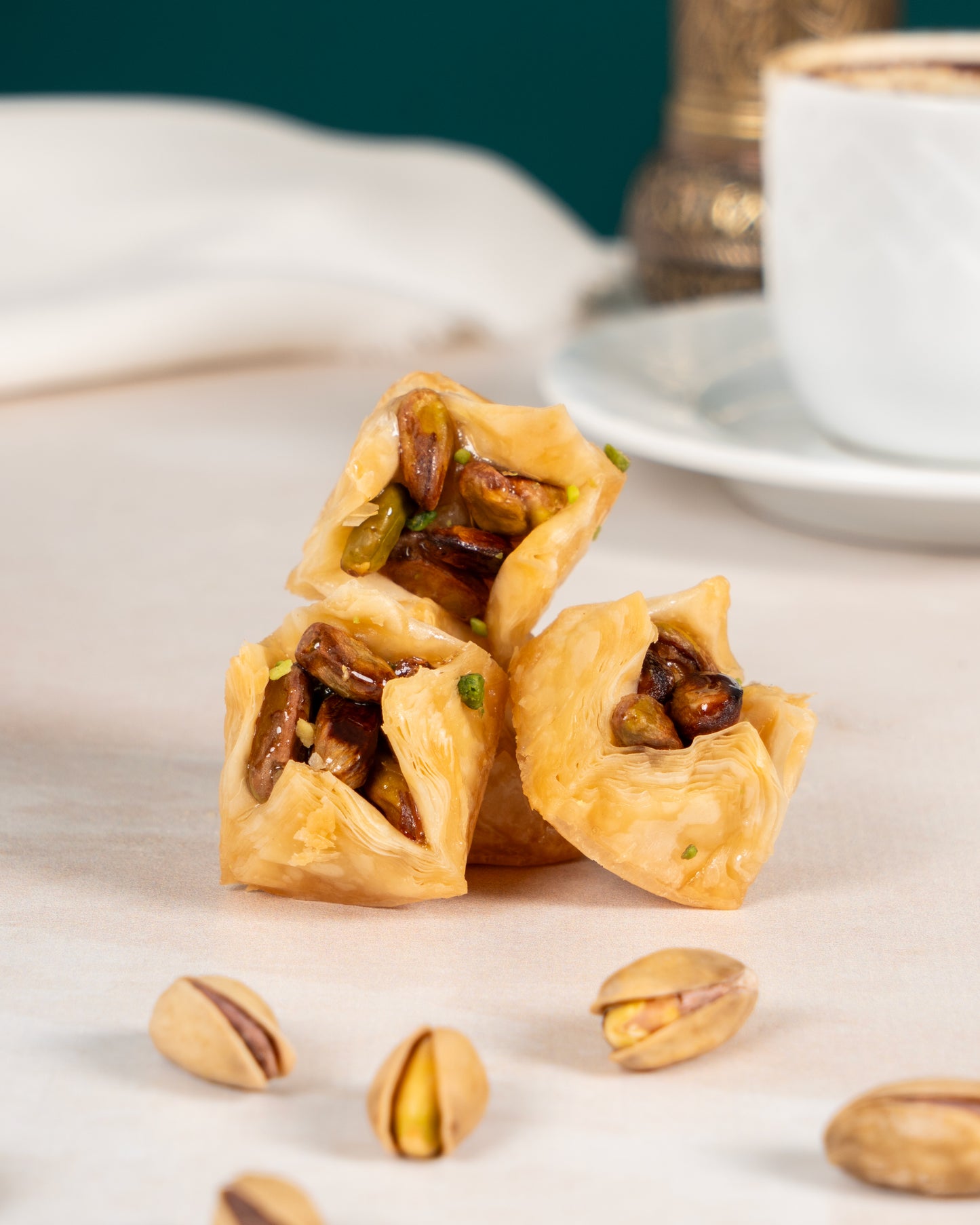 Antep Fıstıklı Kadayıflı Karışık Baklava Kutusu