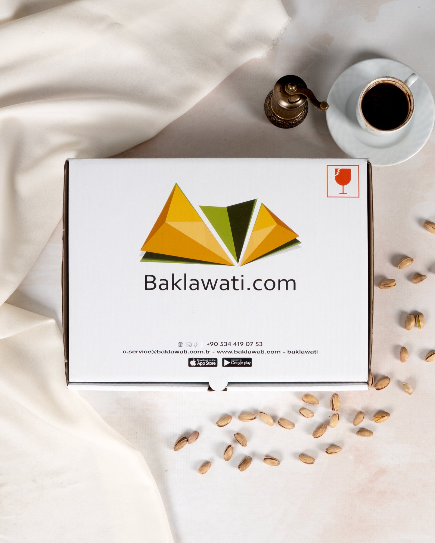 Antep Fıstıklı Kadayıflı Karışık Baklava Kutusu