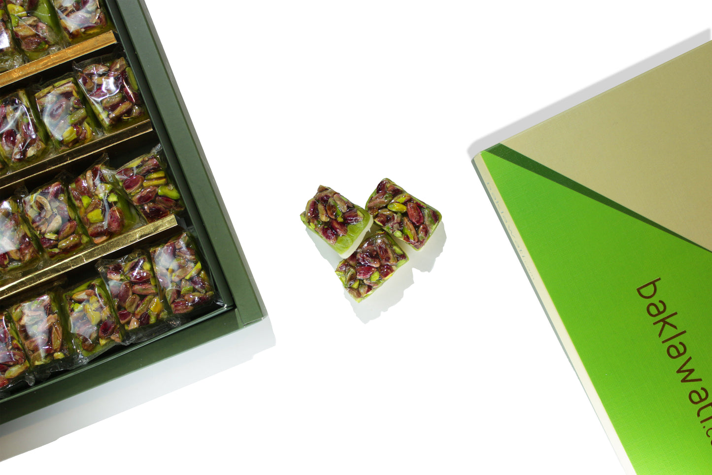 Bütün Antep Fıstıklı Badem Ezmesi Helvası